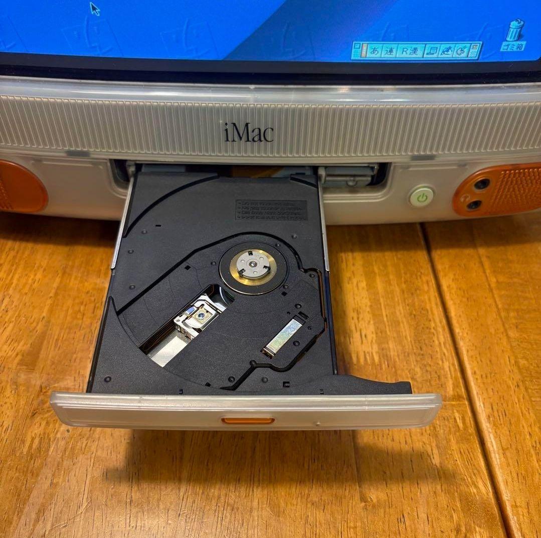 初代 iMac G3 タンジェリン ( Mac OS 8.6)