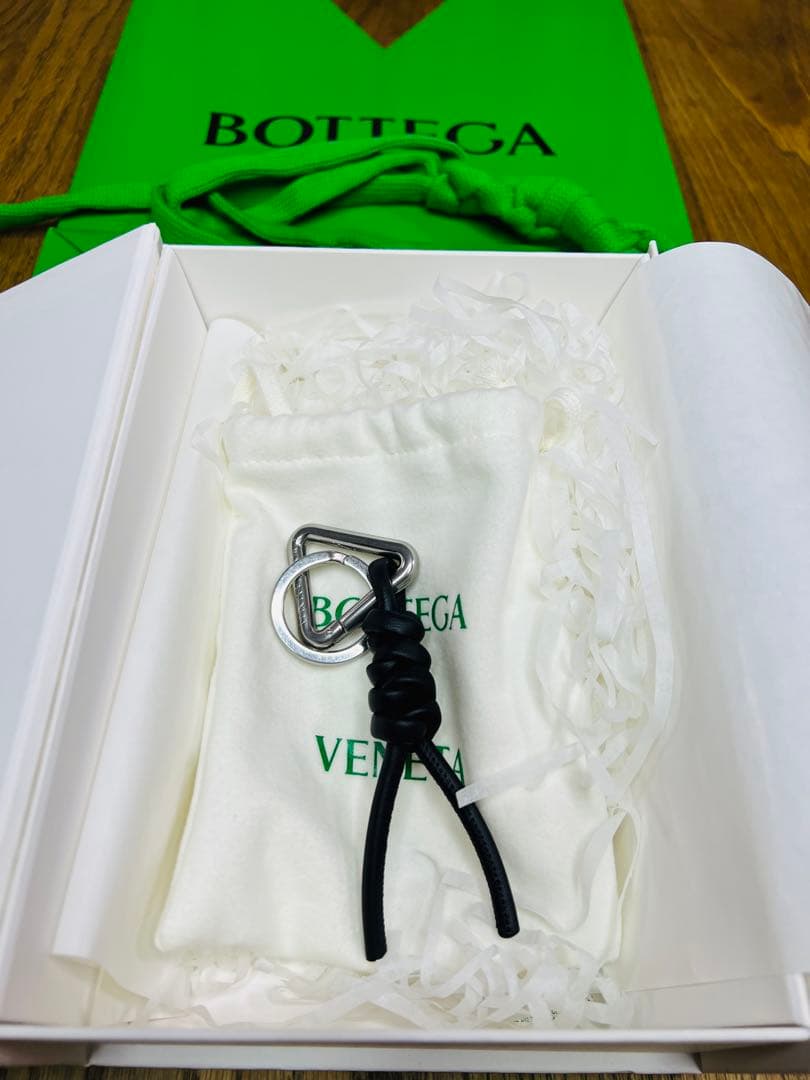 未使用新品 BOTTEGA VENETA トライアングル キーリング