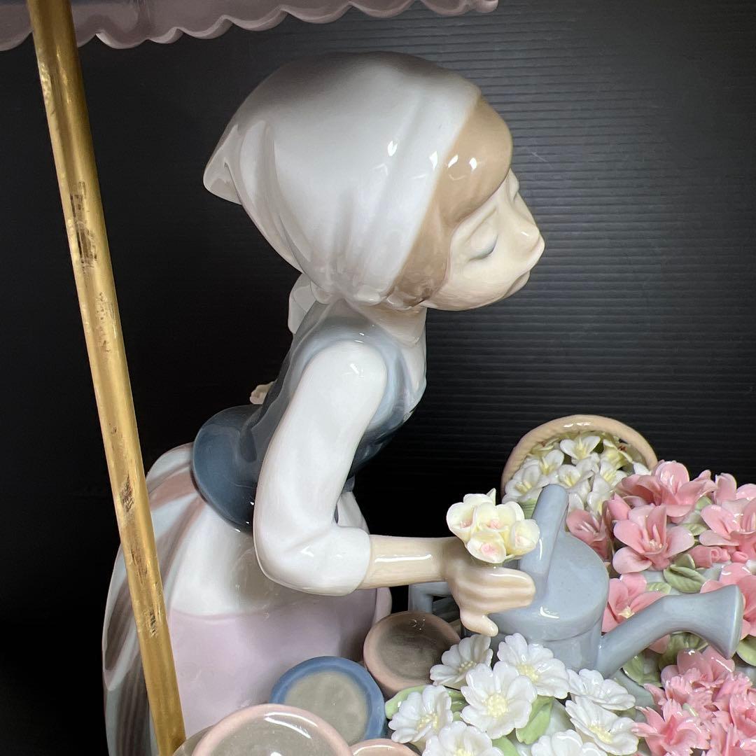 専用リヤドロ　「公園通りの花屋さん」最大高さ約30.5㎝　東Y7-1202☆1F