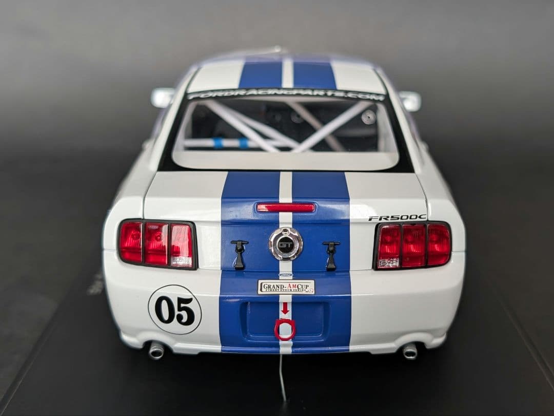 オートアート 1/18 フォード マスタング FR500C 2005 #5