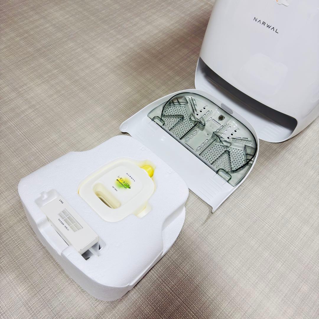 Narwal Freoロボット掃除機 本体 + ステーション