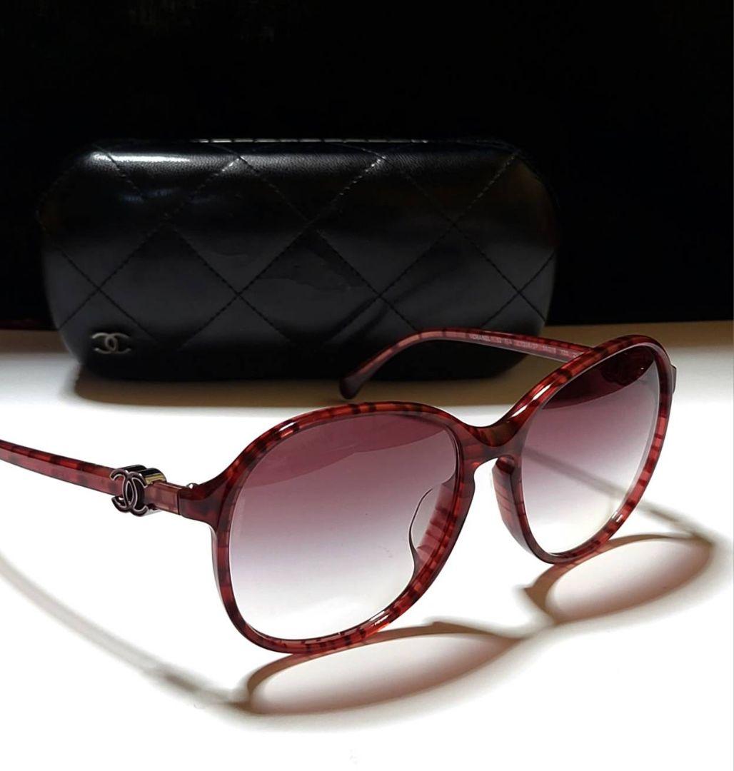 ◆CHANEL　シャネル◆ロゴ付き　サングラス　ケース付き