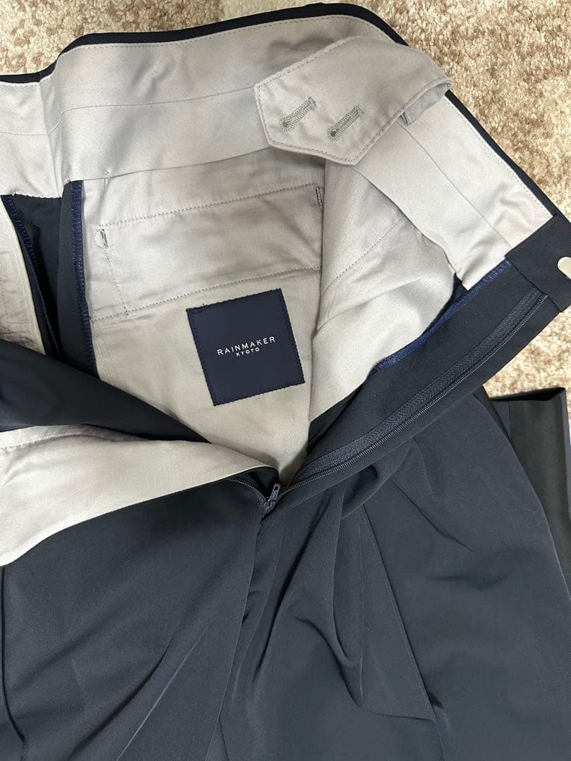 レインメイカー　ネイビースラックス プリーツ ストレートフィット　サイドライン