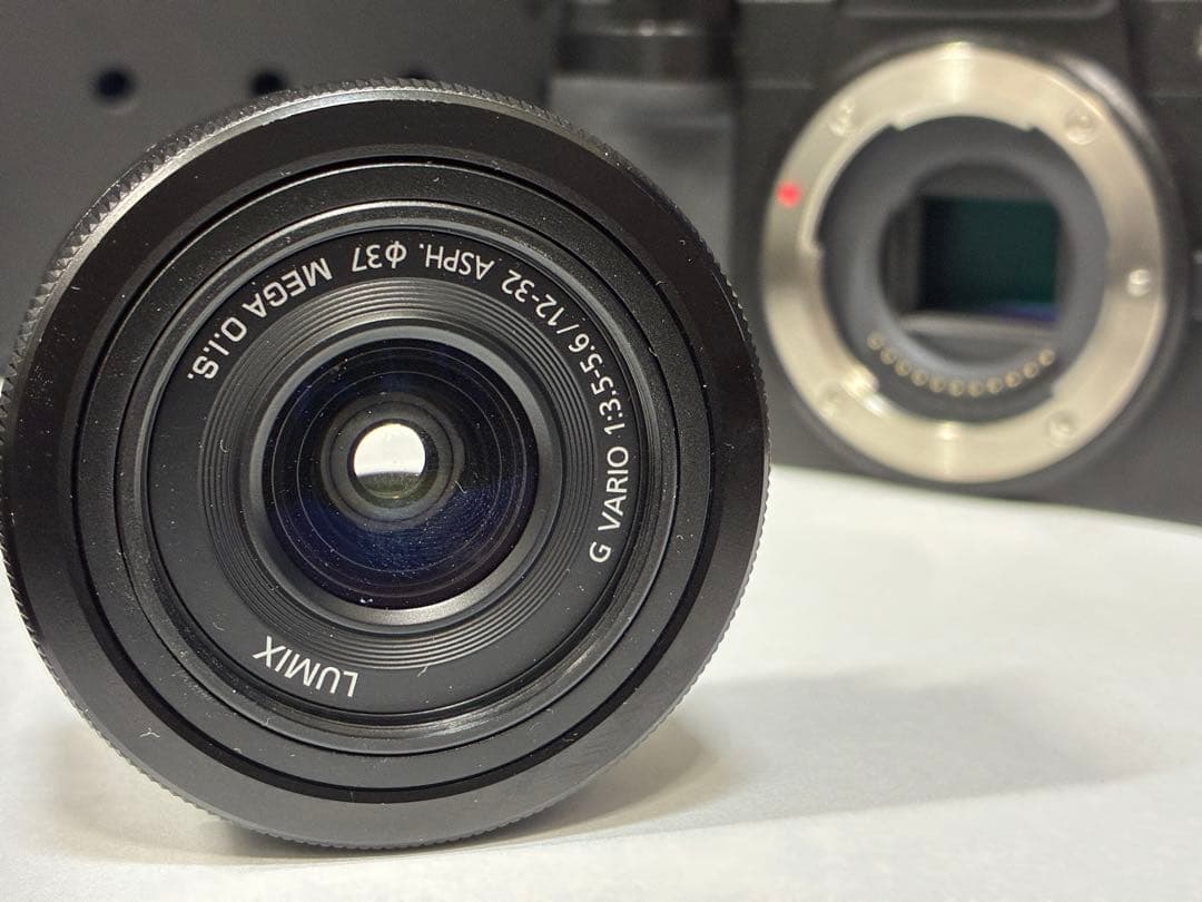 美品　LUMIX G100Dパナソニックミラーレス一眼　標準ズームレンズセット