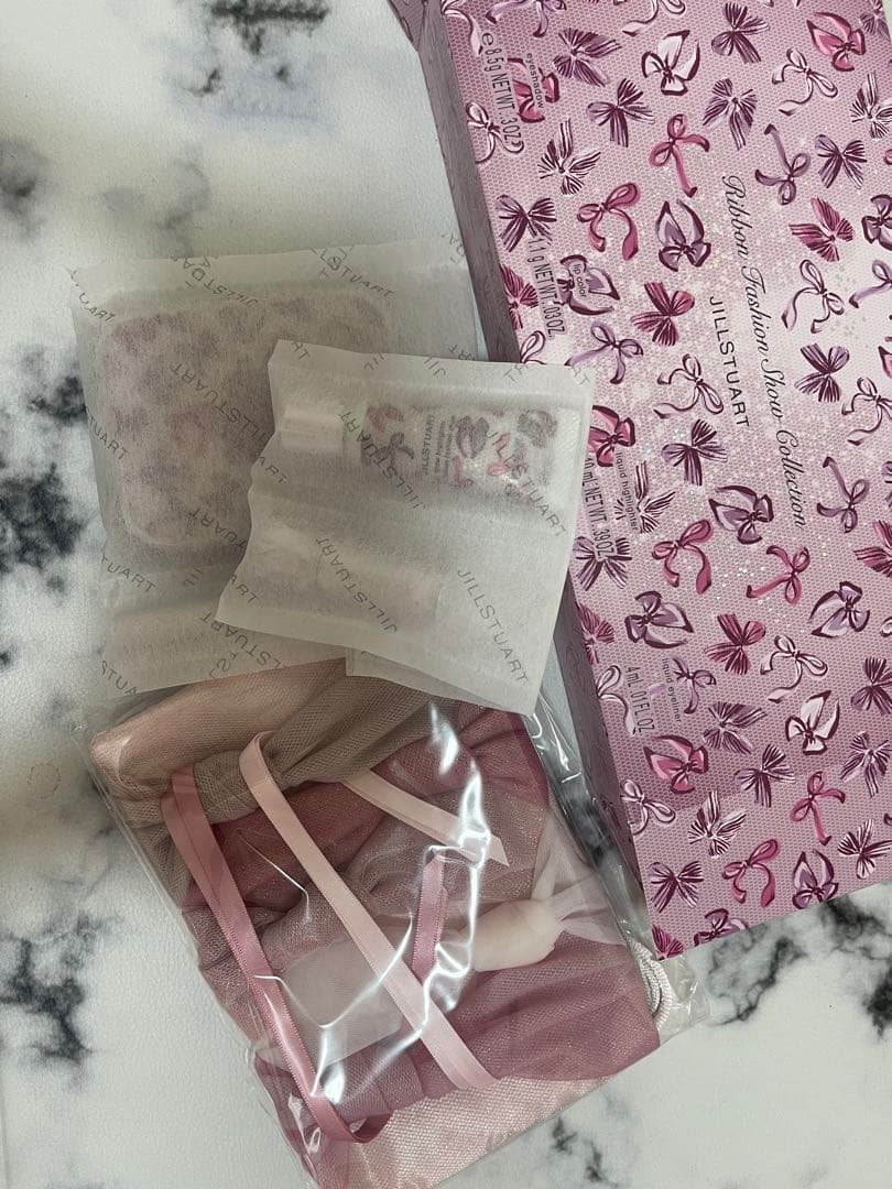 ジルスチュアート　クリスマスコフレ　2025