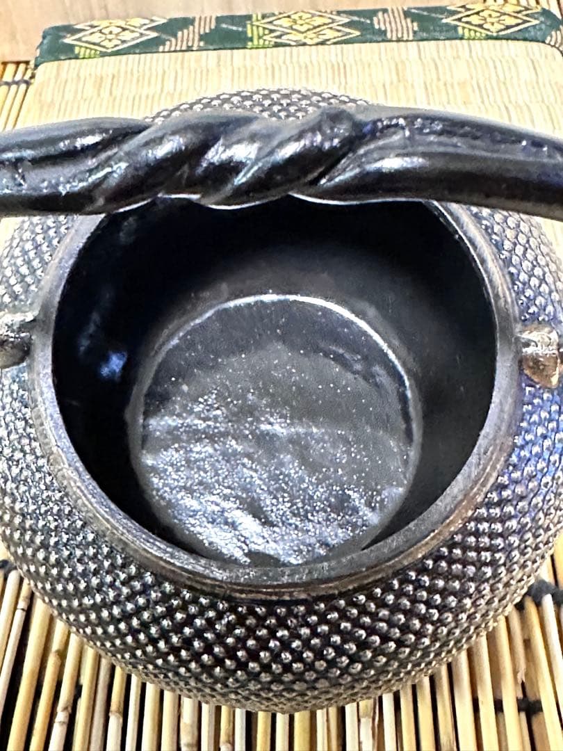 未使用品　南部岩鋳三代目清末造　０.３型アラレ 砂鉄急須　和銑　南部鉄瓶