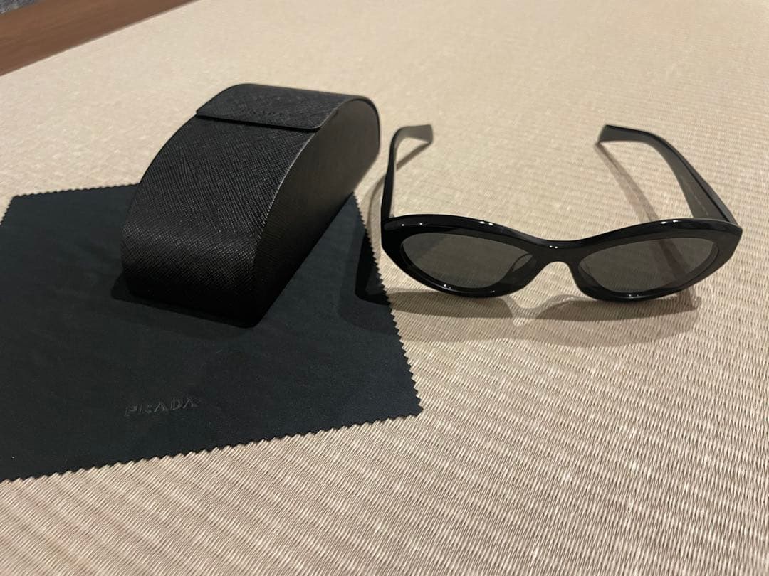 【美品】PRADA プラダ シンボルサングラス SPR 26Z レディース