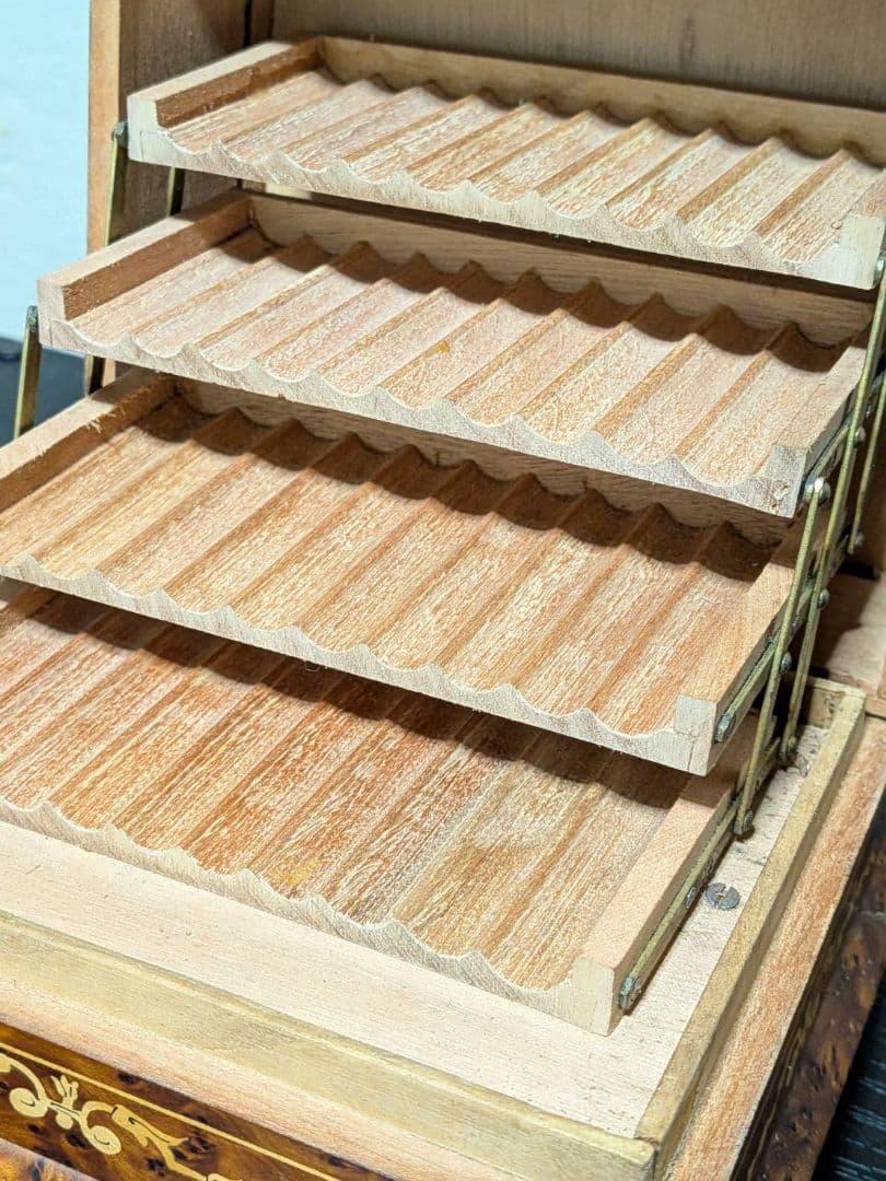 希少 象嵌 イタリア製 シガーケース 段返り オルゴール付（現状渡し）