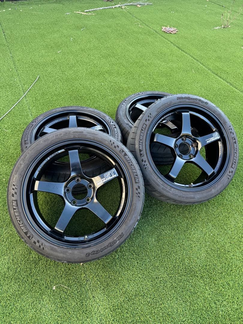 ADVAN Racing GT 18インチ　8.5J +38 4本