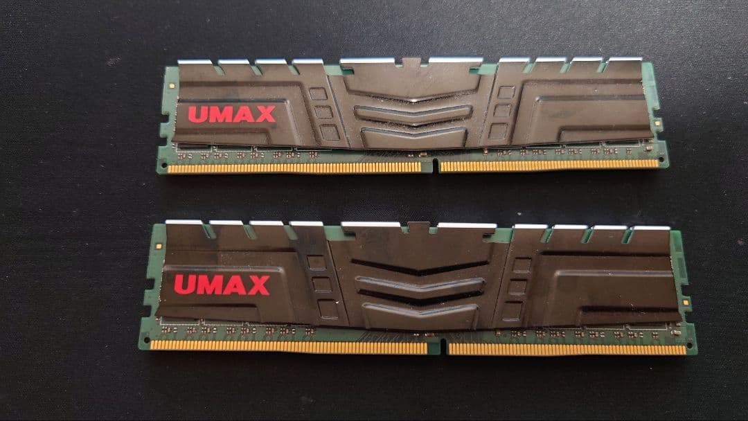 UMAX DDR4-2666-16GB-HS（8GB x2枚）