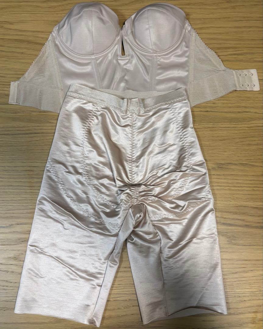 ベージュ ブライダルインナー D65 DRESS The LIFE