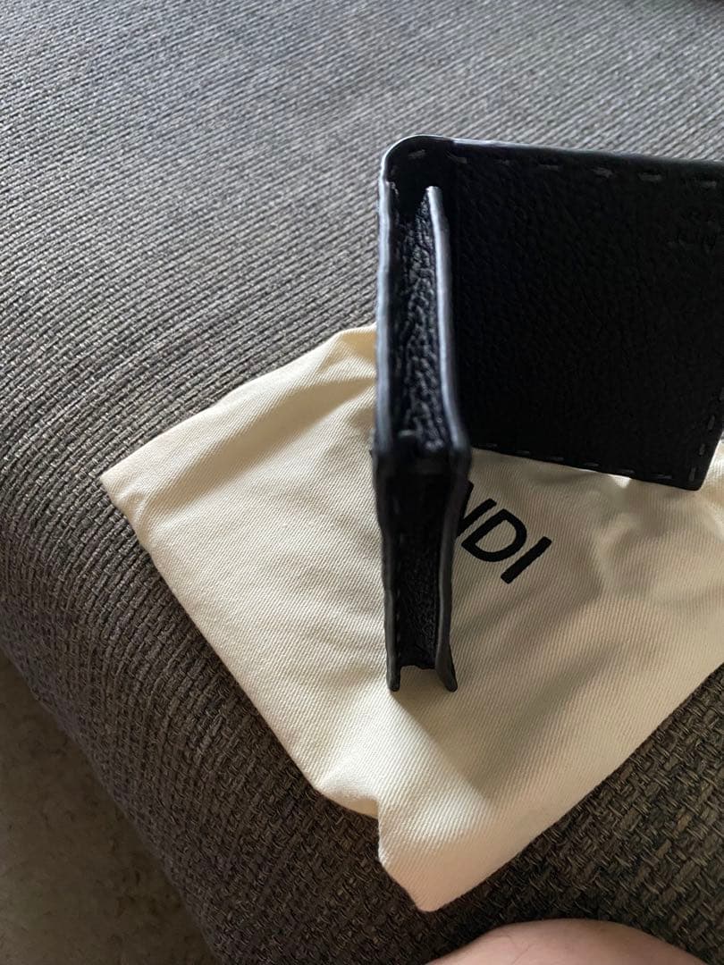 FENDIカードケース☆名刺入れ　完全新品未使用品 レア国内正規品　男女問わず☆