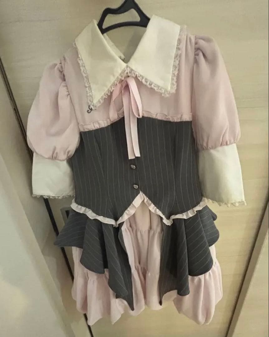 AVENCHUMU ストライプフリルコルセットバルーンワンピース