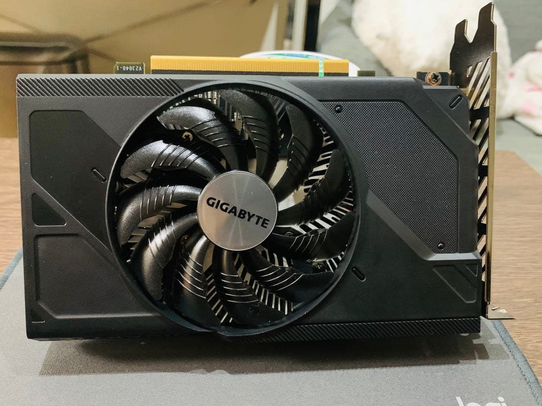 GeForce RTX4060 グラフィックボード GV-N4060D6-8GD