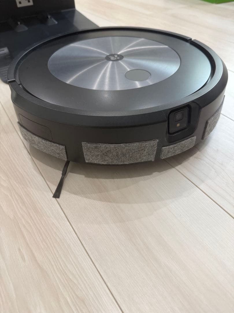 iRobot Roomba j7+ ロボット掃除機本体