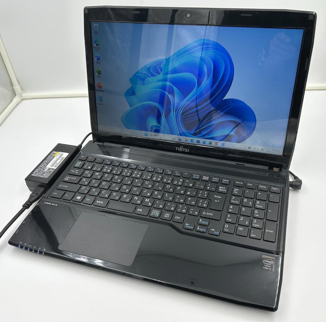 ノートパソコン windows11 オフィス付き core i7 AH53/MB