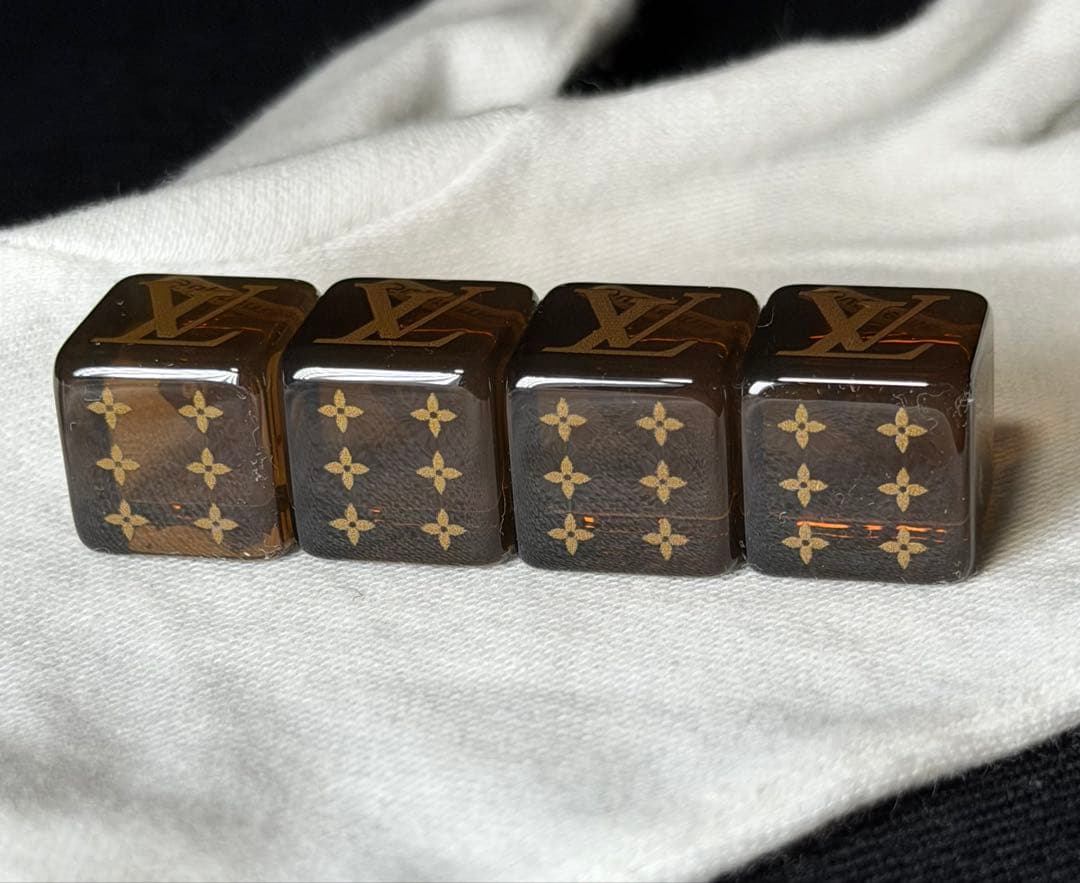 Louis Vuitton ✗ SUPREME コラボ ダイス キーホルダー