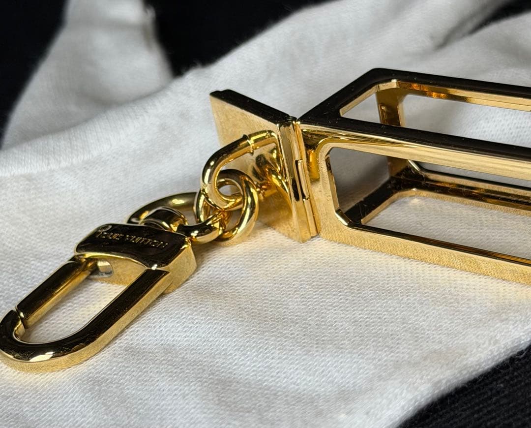 Louis Vuitton ✗ SUPREME コラボ ダイス キーホルダー