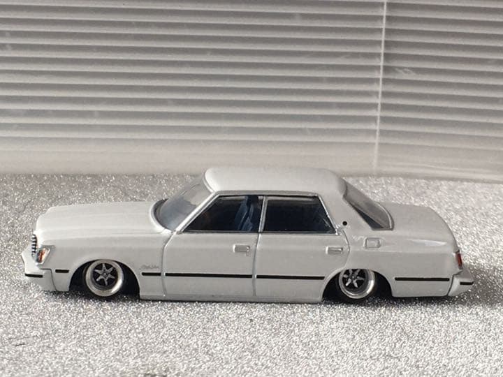 ミニカー　1/64 トミカ リミテッド　クラウン　改造