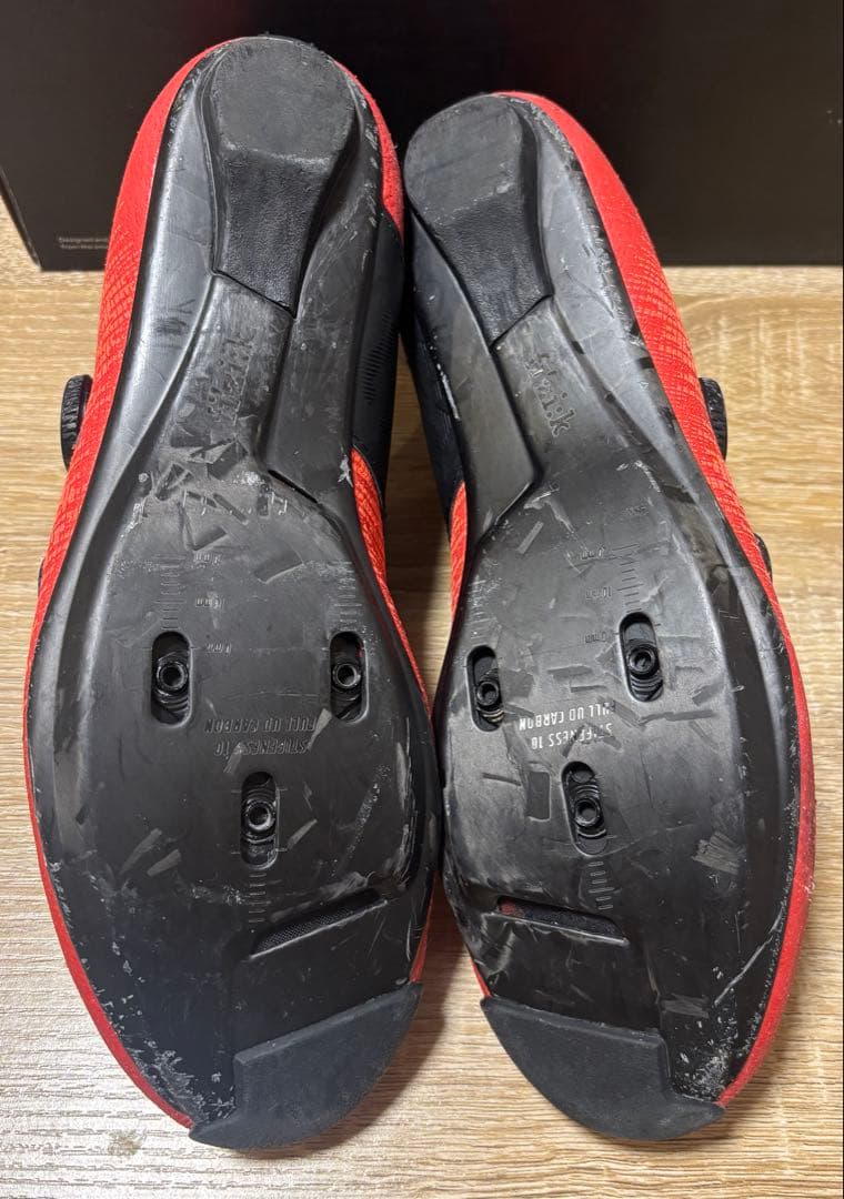 フィジーク　VENTO INFINITO KNIT CARBON