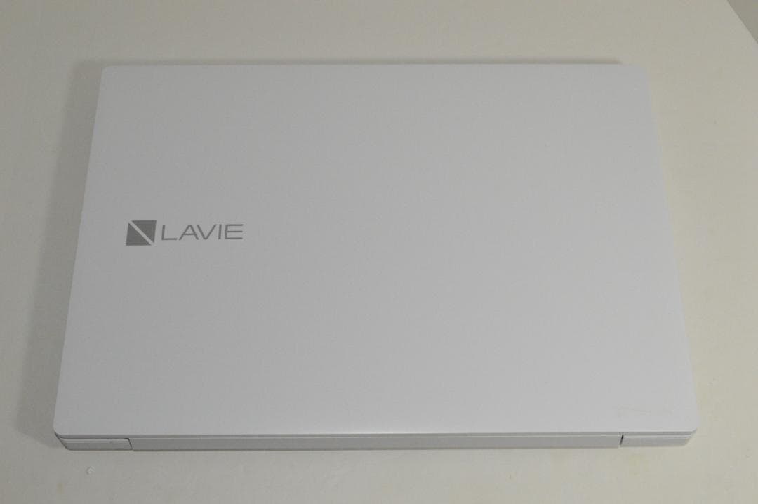 ホワイトLavie第8世代i7/20G/SSD1TB