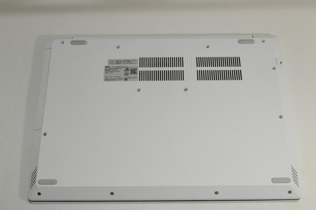 ホワイトLavie第8世代i7/20G/SSD1TB