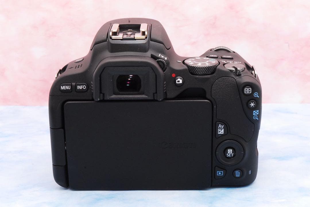 キャノン Kiss X9★一眼レフカメラ★高性能レンズ付★Wi-Fi搭載
