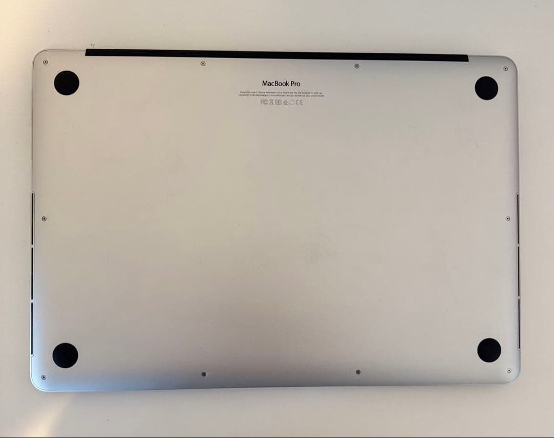 美品 Macbook Pro 15インチ 今年最新mac os Sequoia