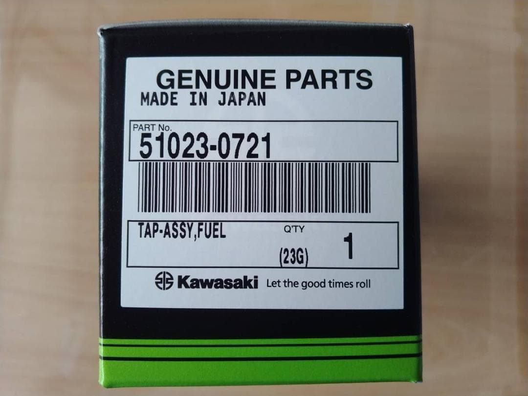 ☆　GPZ900R　純正　新品　フューエルコック　燃料コック　☆