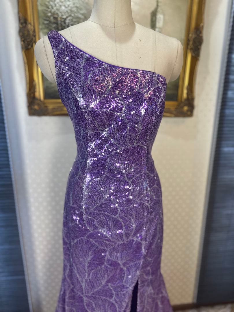 紫色 スパンコール 片肩ドレス