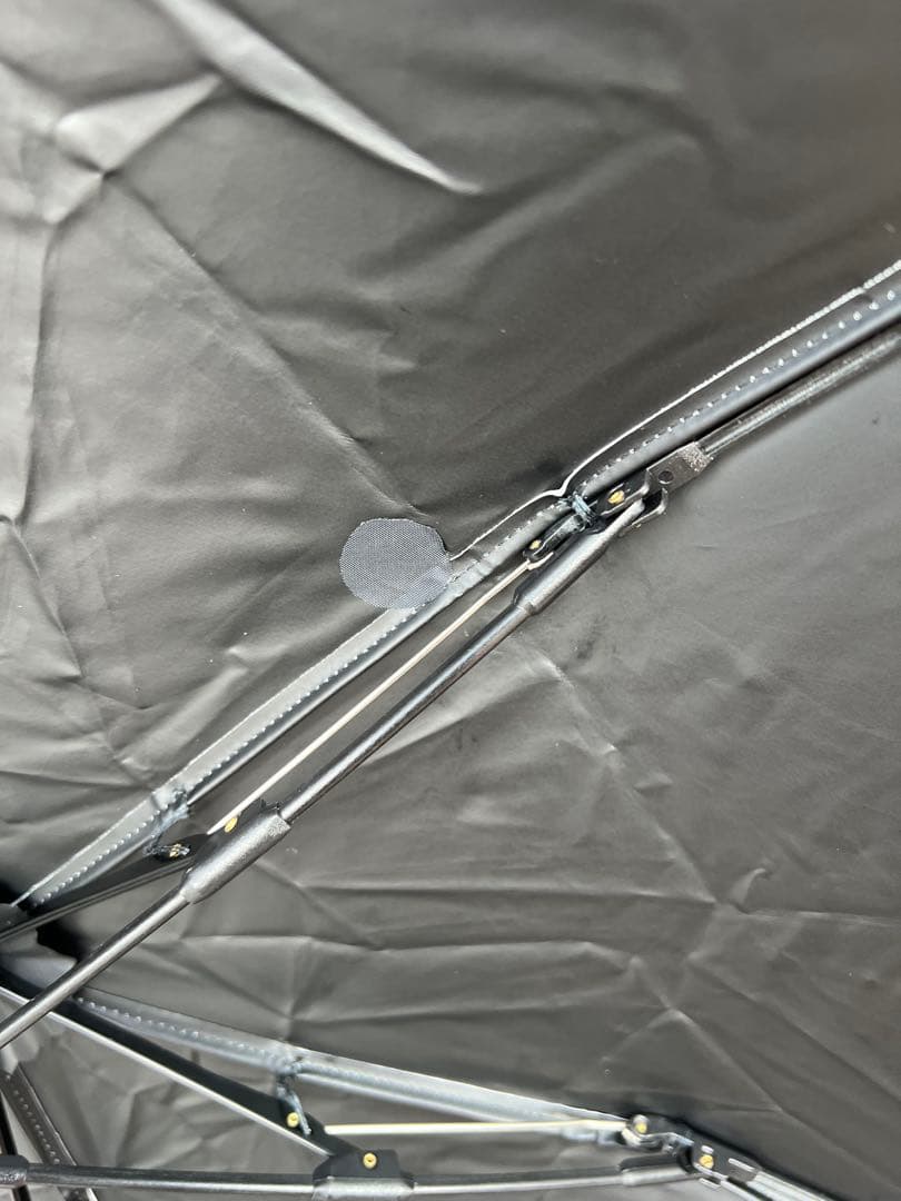 週末限定特価　サンバリア100 三段折り折りたたみ日傘 ホワイト　グレー　コンビ