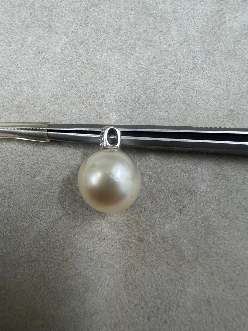 南洋白蝶真珠パールペンダントトップ　13.8mm ホワイトカラー　Pt900製