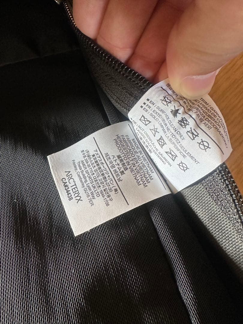 ARC'TERYX arro22 BLACK 国内正規品　現行モデル