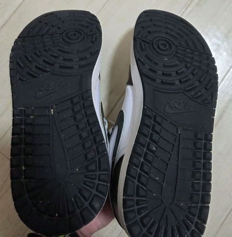 完売品！ナイキエアジョーダン1カモフラ　28cm