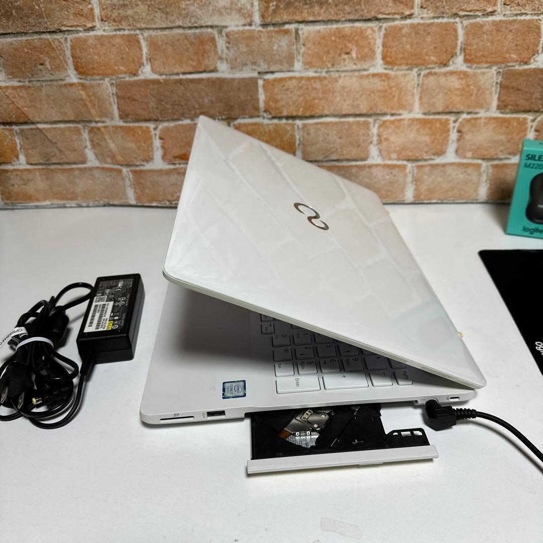 富士通ノート PC Core i7 SSD Webカメラ　Win11 オフィス付