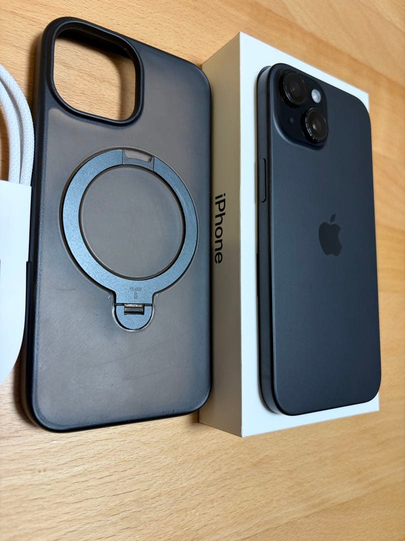 Apple iPhone 15 ブラック TORRASケース付き