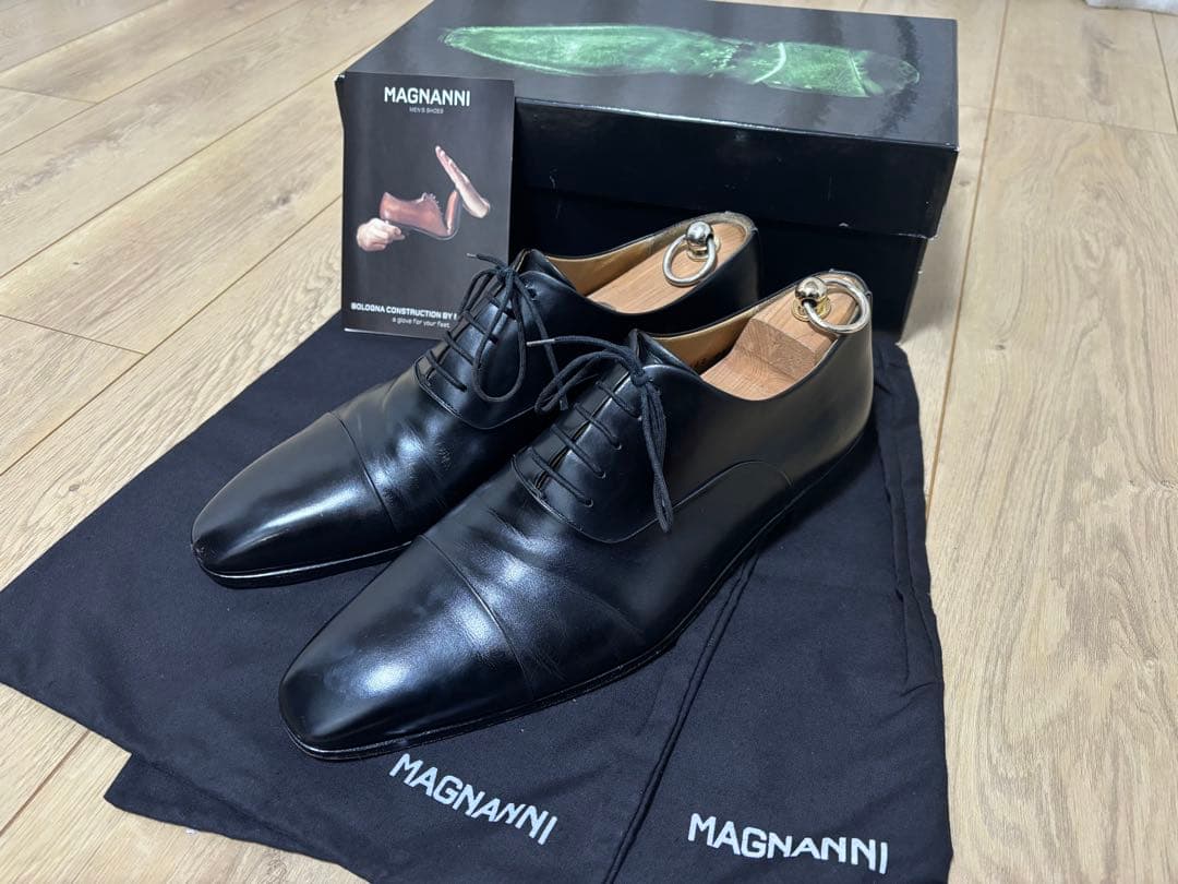 マグナーニ MAGNANNI 内羽根 ストレートチップ ブラック 43