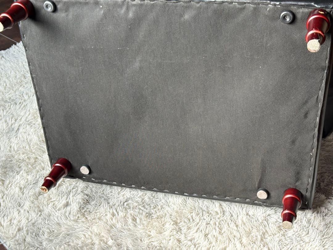 本革　チェスターフィールド　アームチェア　リベット打ち　ボタンダウン　YZ