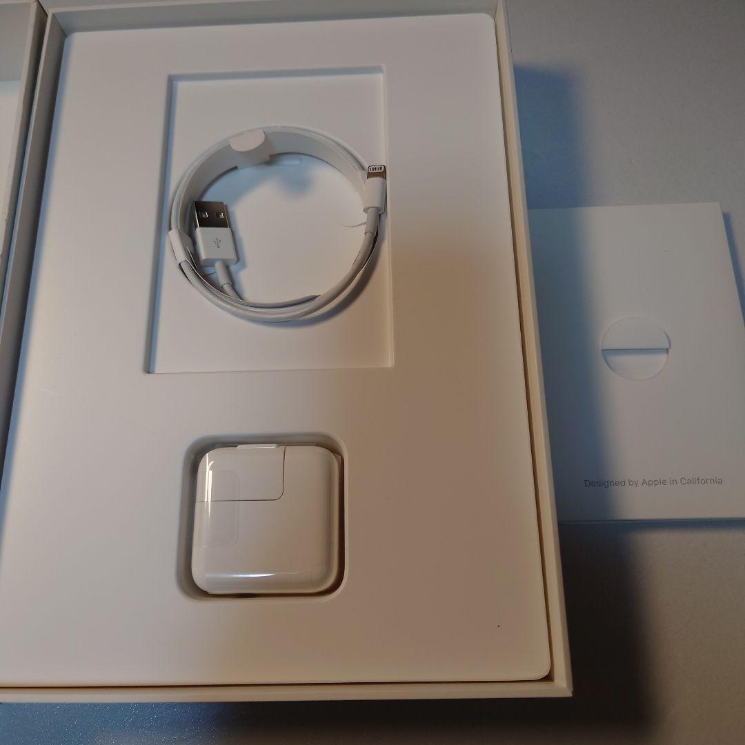 iPad 第5世代 128GB ゴールド MPGW2J/A Wi-Fi