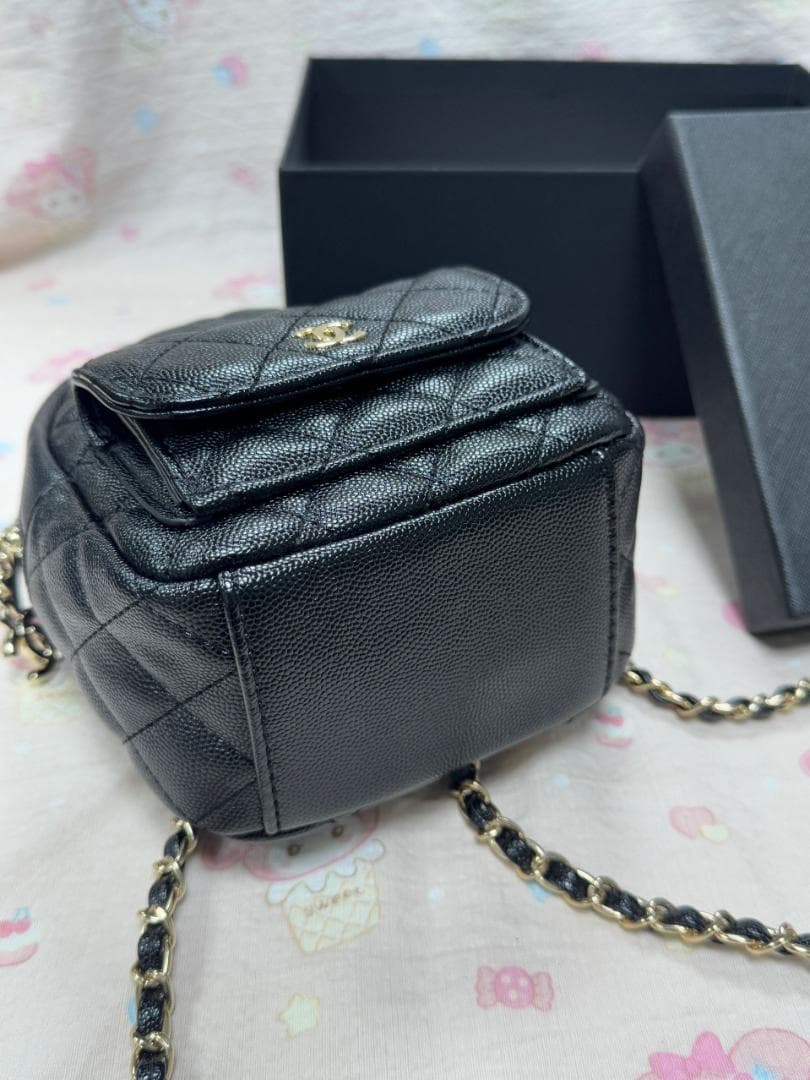 新品 美品キルティングデザイン スマホショルダーバッグ ブラック