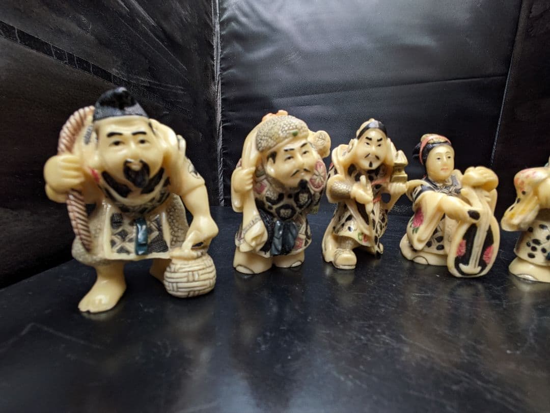 ☆b246、七福神 細密彫刻 時代物 東洋彫刻 縁起物 開運 置物 象牙風