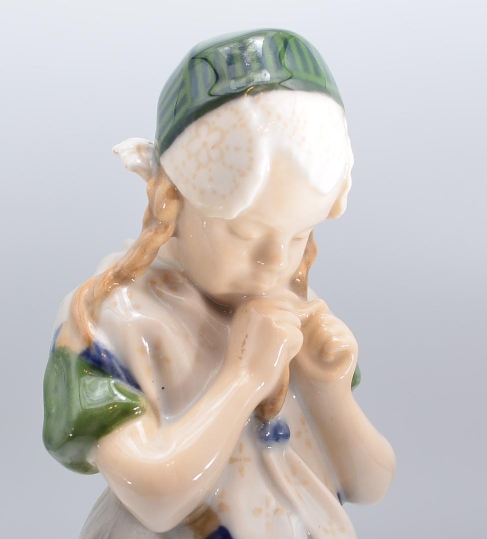 ボーンホルム島の少女　＃1323　★ロイヤルコペンハーゲン　デンマーク　絶版