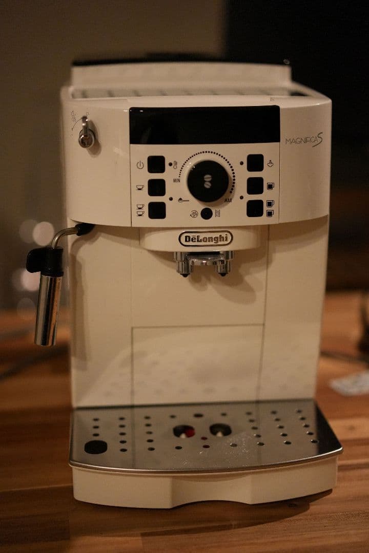 DeLonghi 全自動コーヒーマシン　マグニフィカS