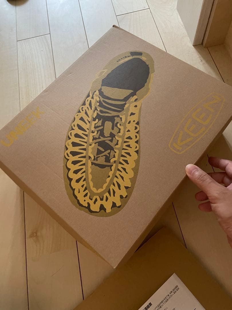 KEEN UNEEK WKスニーカーサンダル ベージュ