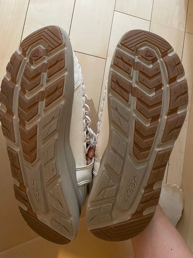 KEEN UNEEK WKスニーカーサンダル ベージュ