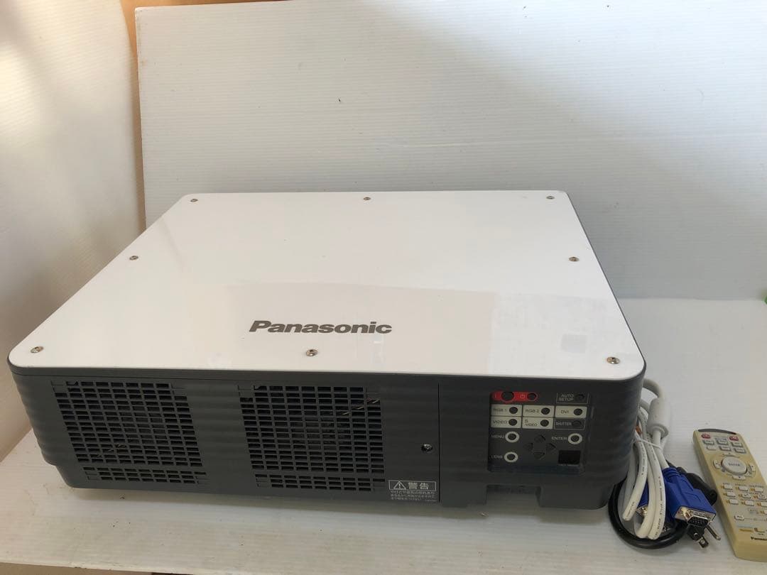 PANASONIC プロジェクター TH-D5600L ★5000ルーメン
