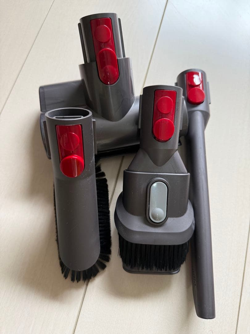 Dyson V10 コードレス掃除機 本体　中古品・ジャンク品