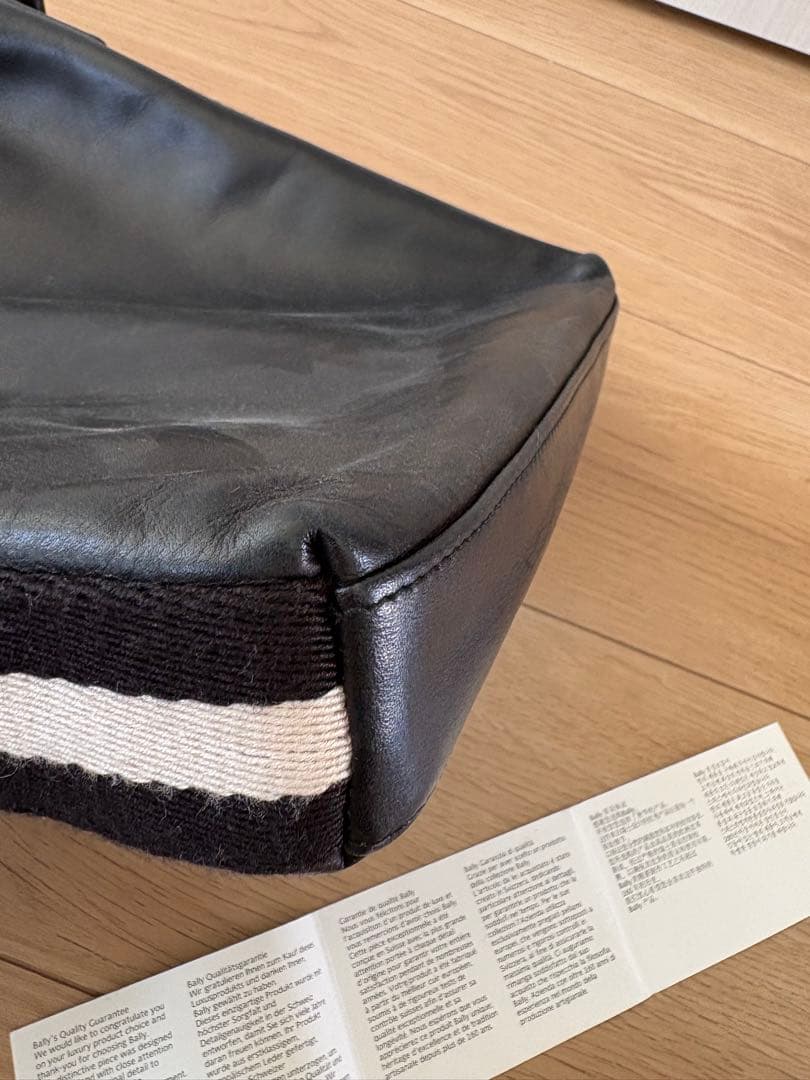 BALLYレザーショルダーバッグ