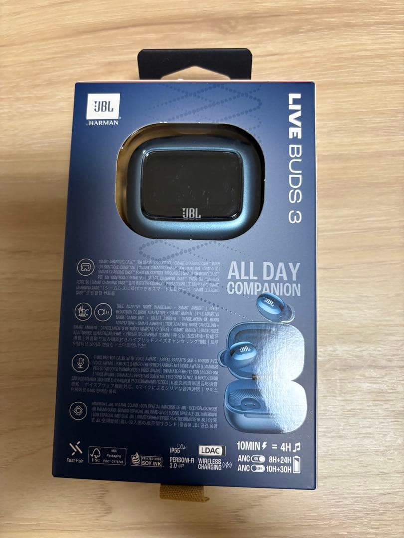 イヤホン LIVEBUDS3