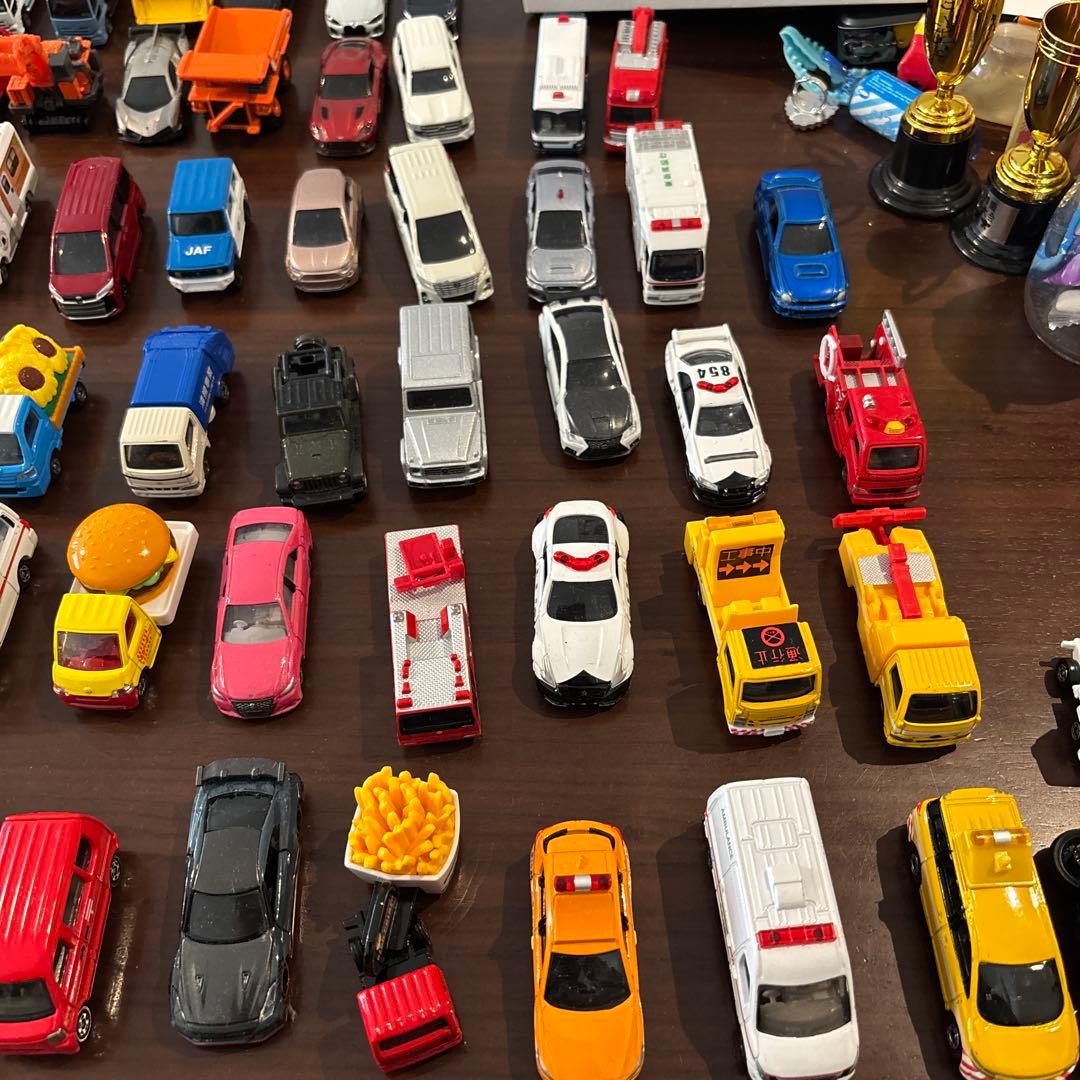 トミカ　100台まとめ　トーマス他キャラクター、ロング多数